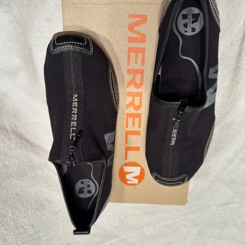 Athletic loafers